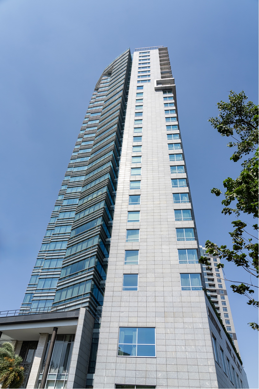 Four Seasons Private Residences at Embassy ONE, Mekhri Circle / Bellary Road, North Bangalore.